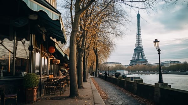 Paris eSIM illustration