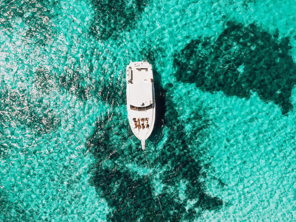 Roatan eSIM illustration