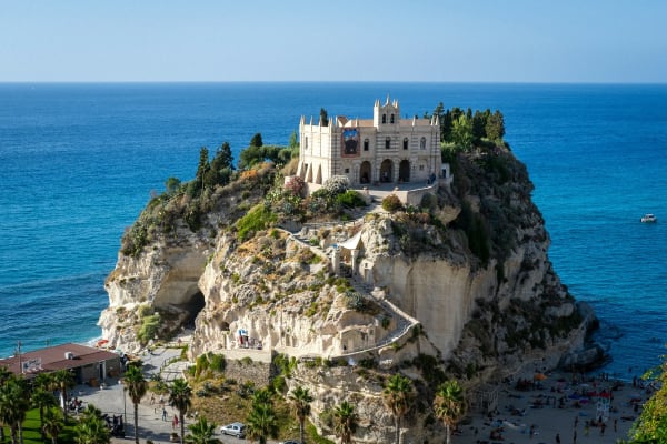 Calabria eSIM illustration