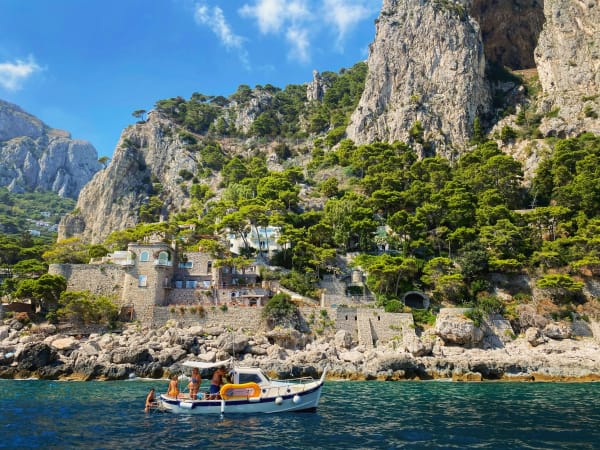 Island of Capri eSIM illustration