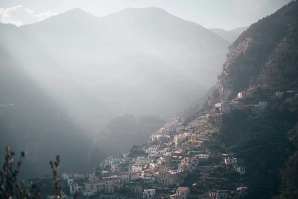 Ravello eSIM illustration