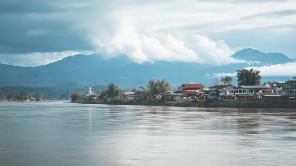 Pakse eSIM illustration