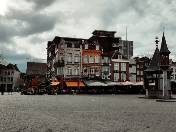 s-Hertogenbosch eSIM illustration