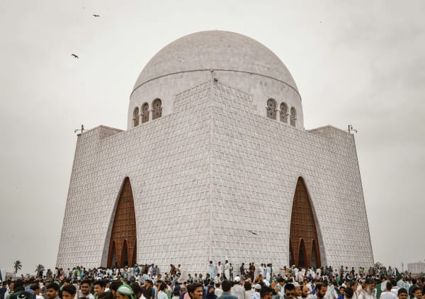 Karachi eSIM illustration