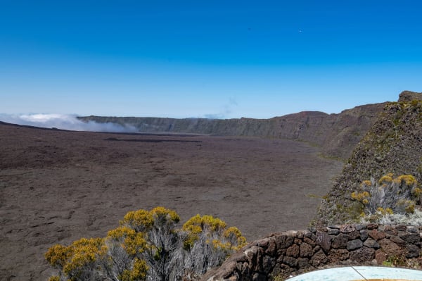 Piton de la Fournaise eSIM illustration