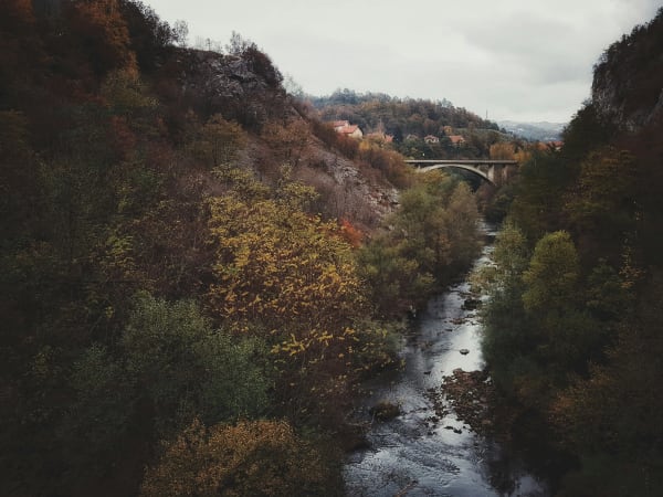 Uzice eSIM illustration