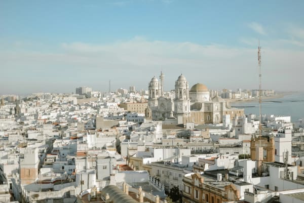 Cadiz eSIM illustration