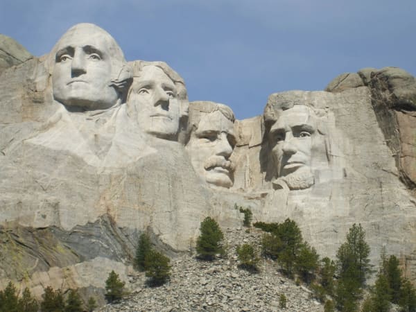 Mount Rushmore eSIM illustration
