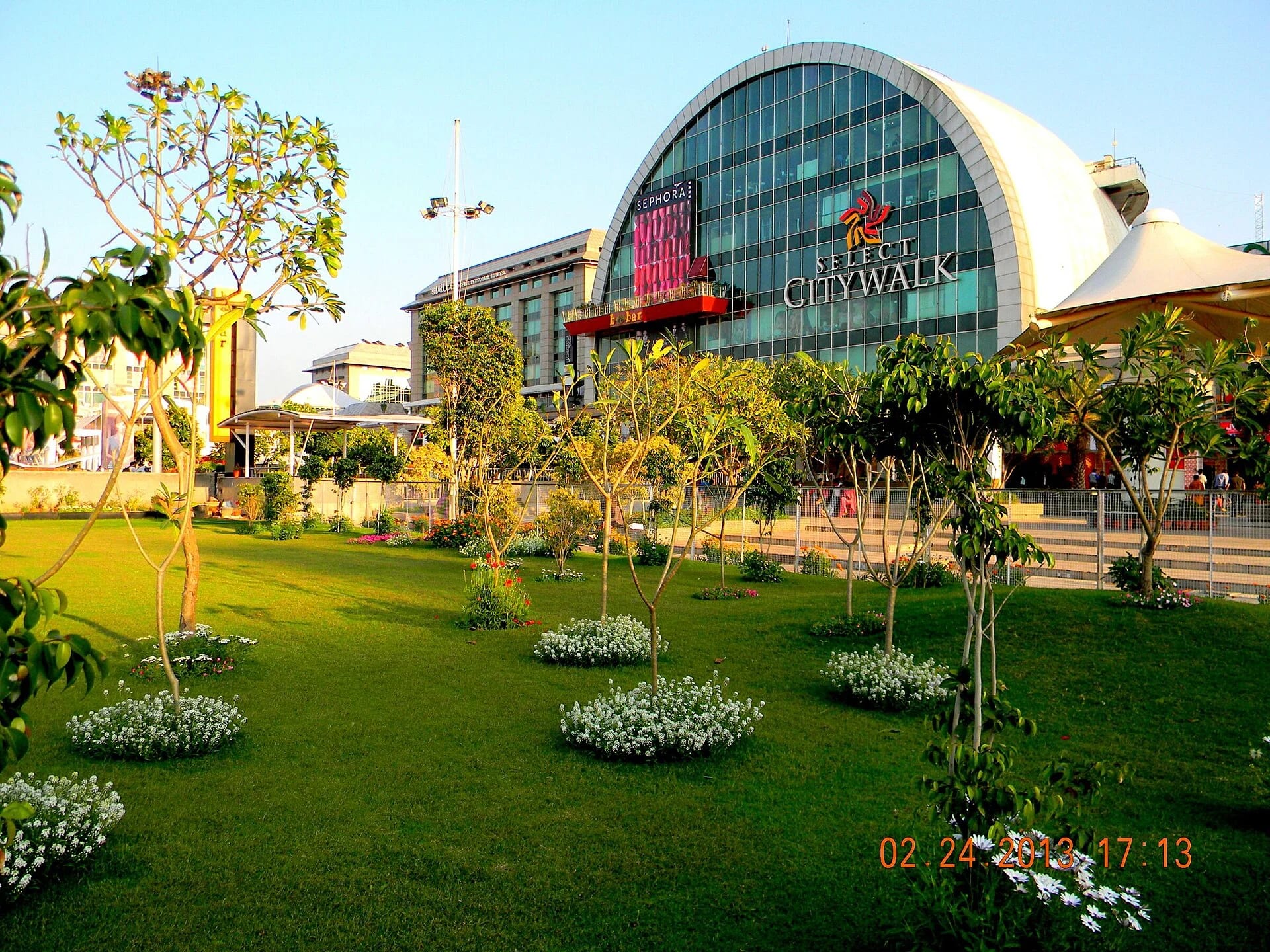 Select CITYWALK image 1