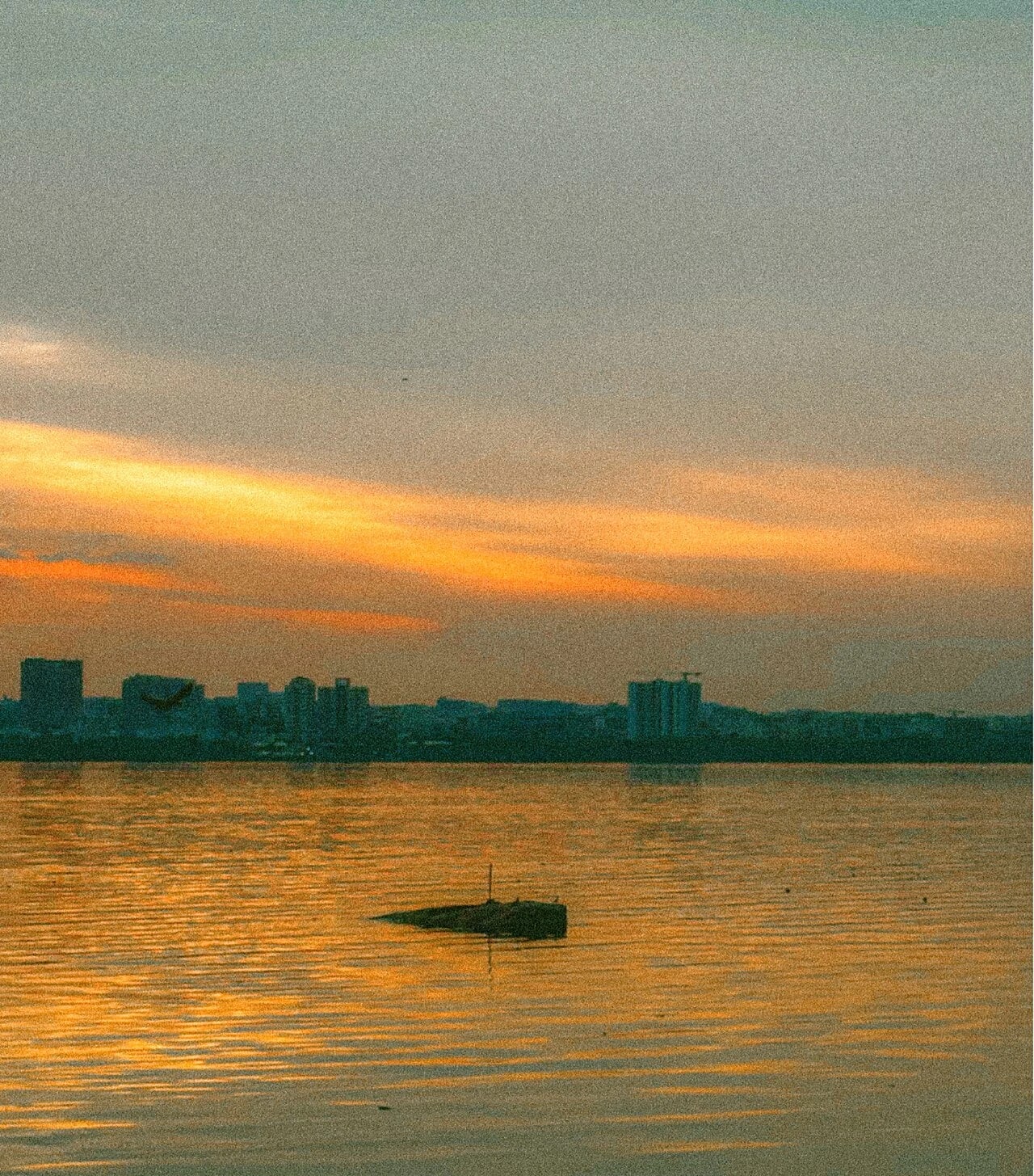 Hussain Sagar Lake image 1