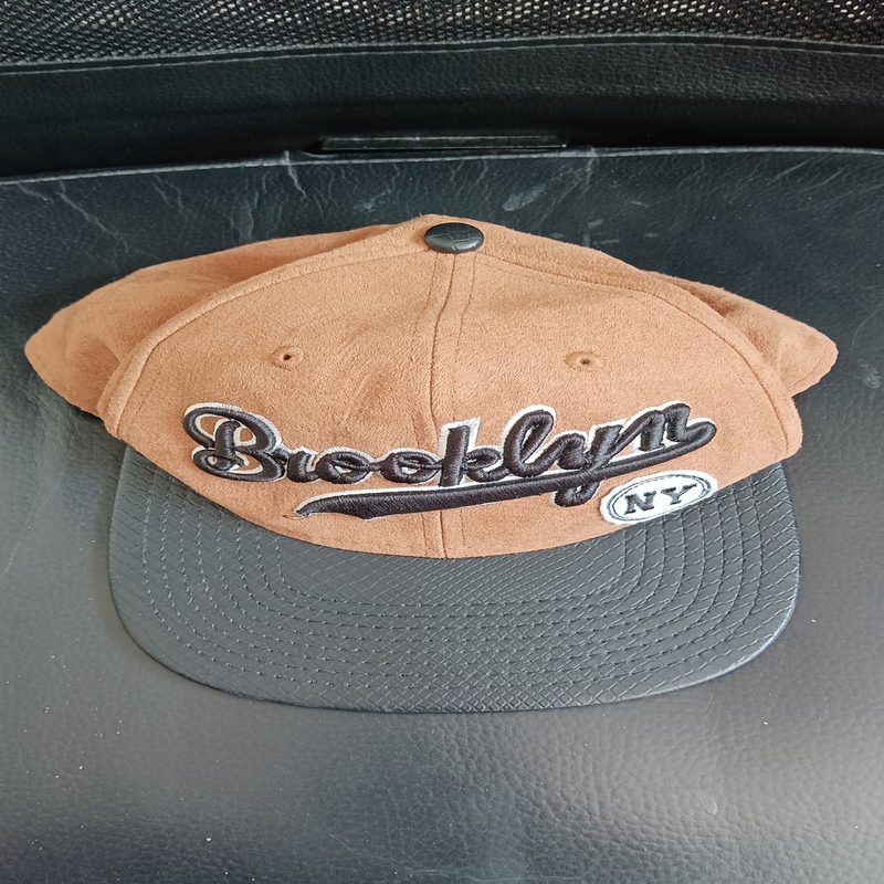 City Snapback Hat | New York Brooklyn | Adjustable Cap | VGUC - Image 1