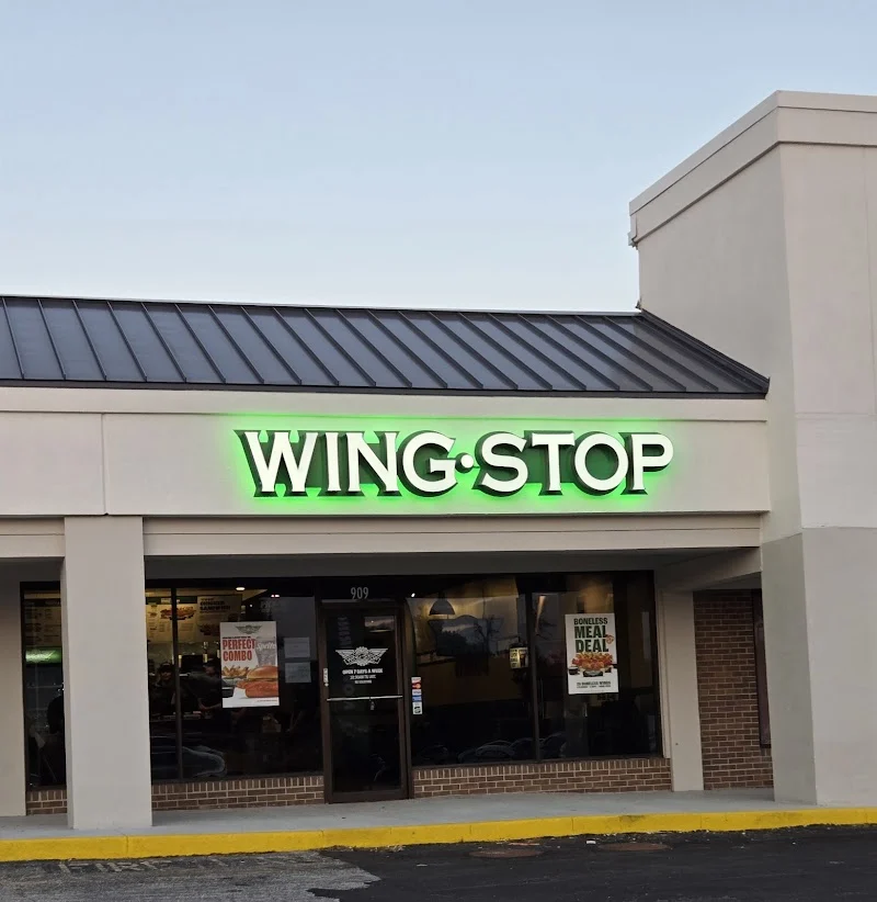 Wingstop food and storefront view at 909 Lithia Pinecrest Road in Brandon, Florida