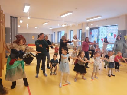 Дети из школы №338 прошли квест от Бабы Яги