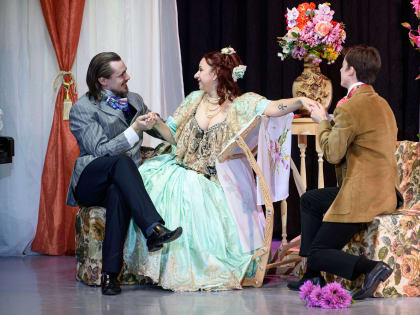 «Да здравствует фарс!»