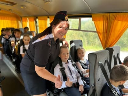 Сотрудники Госавтоинспекции Павловского Посада провели инструктаж для учащихся сельских школ