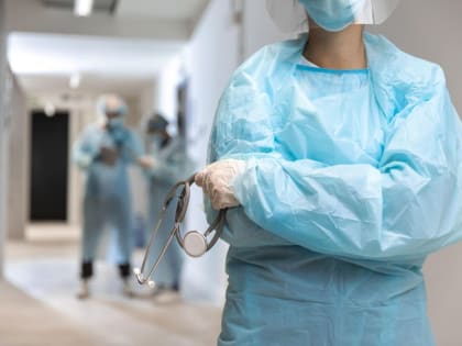 Столичные врачи провели уникальную операцию по имплантации торической линзы