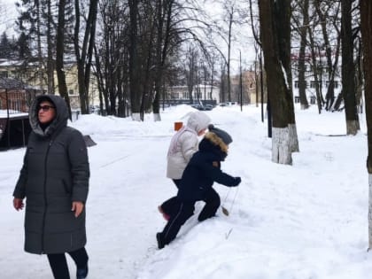 Воспитанники и педагоги дошкольного отделения Наро-Фоминской школы № 7 провели акцию «Покорми птиц»