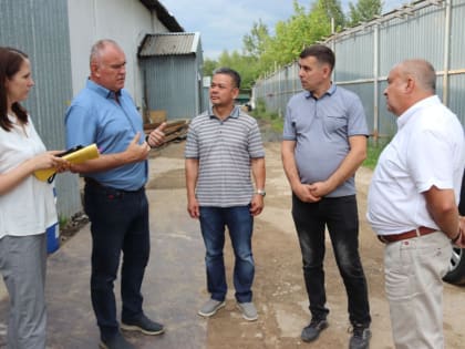 Глава посетил предприятие по производству одежды