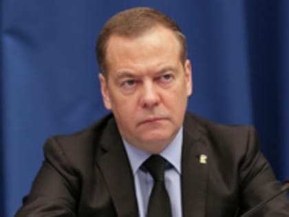 Медведев: западные области Украины пристроят прежним хозяевам