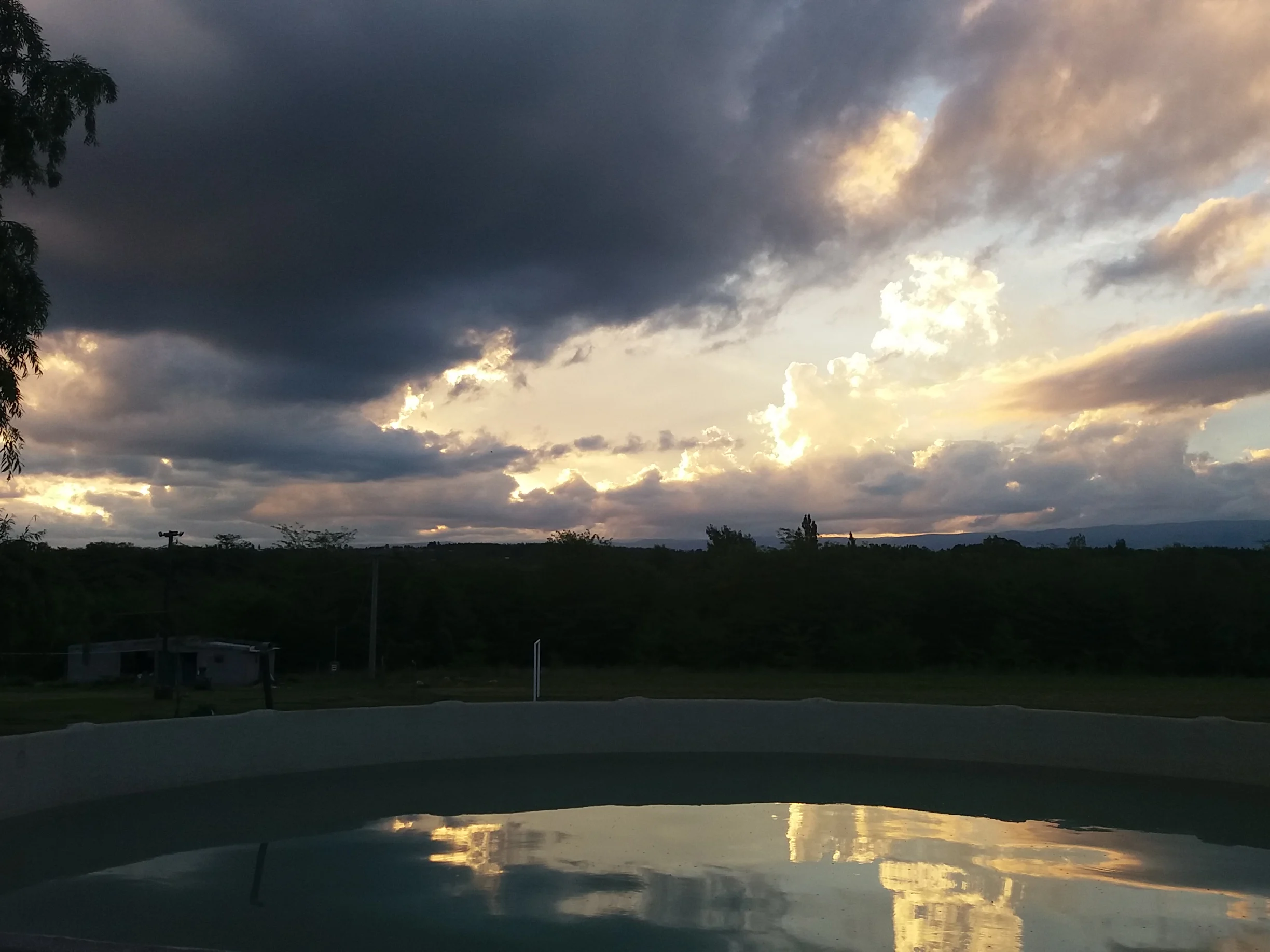 No podes dejar de ver un atardecer en Corral de Pirca