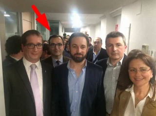 Alt-Detenido el policía Jesús Esteban Cabañero, ex coordinador de VOX en Alicante, por vender citas en extranjería a migrantes
