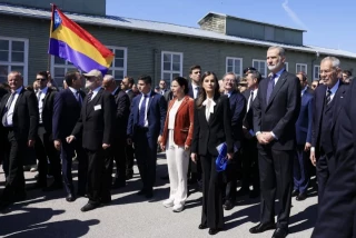 Alt-Miles de republicanos españoles fueron deportados y la mayoría perdió la vida en condiciones extremas de trabajos forzados: Los Reyes en Mauthausen: las imágenes de la conmemoración del 80 aniversario