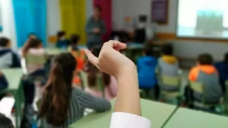 Alt-Suspenden en Vigo a una profesora de Inglés durante un año por no saber dar clase