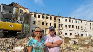 Alt-Loli y Pepe resisten ante el salvajismo inmobiliario de un fondo que ha convertido su hogar en escombros | Público