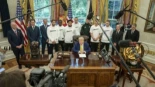 Alt-La surrealista visita de la Juventus a la Casa Blanca: Figurantes mientras Trump habla de Irán por televisión y una pregunta incómoda