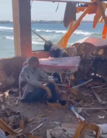 Alt-La ocupación bombardeó el Café Al-Baqa hace unas horas. Quince personas fueron asesinadas, y este anciano sobrevivió entre lágrimas [EN]