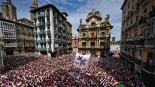 Alt-Pamplona da la bienvenida a San Fermín 2025 con un chupinazo en apoyo a Palestina: "¡Stop genocidio!"
