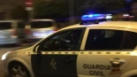 Alt-Tragedia en Almería: muere atropellado por un camión fugado mientras cambiaba una rueda del coche, con sus hijos dentro