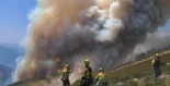 Alt-El fuego arrasa el oeste de León y obliga a evacuar a casi 700 personas: viviendas quemadas, desesperación vecinal y todos los efectivos antiincendios activados