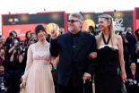 Alt-La colosal ‘Frankenstein’ de Guillermo del Toro desmadra al festival de Venecia