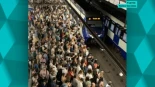 Alt-Sin aire, sin espacio y con mucha paciencia: relato del caos para coger el metro en Madrid (y no, no es algo puntual)