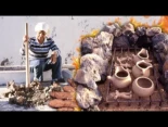 Alt-Amasando barro con los pies: el origen de la cerámica primitiva, una técnica ancestral sin máquina (Monesma)