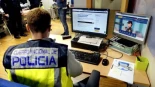 Alt-Investigan a un empresario de Vigo que explotaba en sus fruterías a trabajadoras captadas en aplicaciones de citas