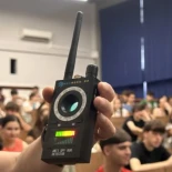 Alt-Cuesta 15€ en AliExpress y es lo que usan los profesores para pillar tramposos en Selectividad