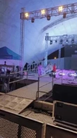 Alt-Censura en las Fiestas de Hortaleza retirando una pancarta crítica con David Pérez