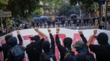 Alt-Los Mossos d'Esquadra dan porrazos contra los antifascistas que querían acercarse a la concentración neonazi de Barcelona