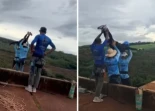 Alt-Mujer muere haciendo 'puenting' al ser lanzada por instructores que olvidaron atar la cuerda de seguridad ( brasileño)