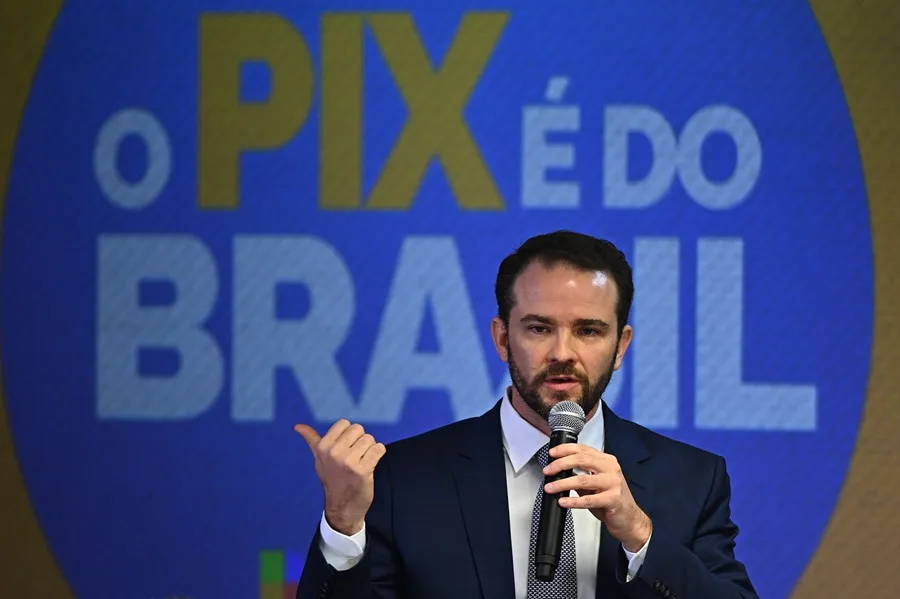Ministro de Hacienda de Brasil llama 'payaso' a Milei y cuestiona economía argentina