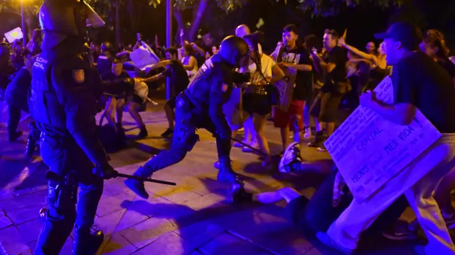 Cargas policiales y heridos en protesta contra el turismo masivo en Palma