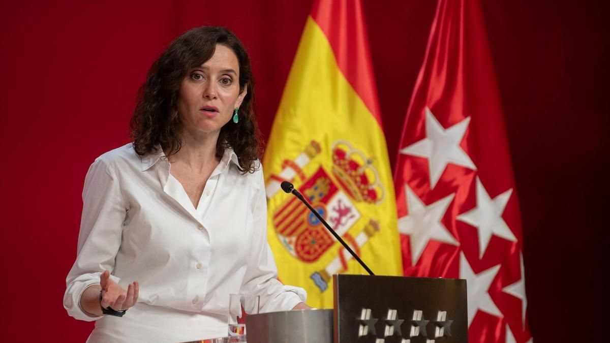 El ático de Ayuso para reuniones no puede ser oficina, solo vivienda