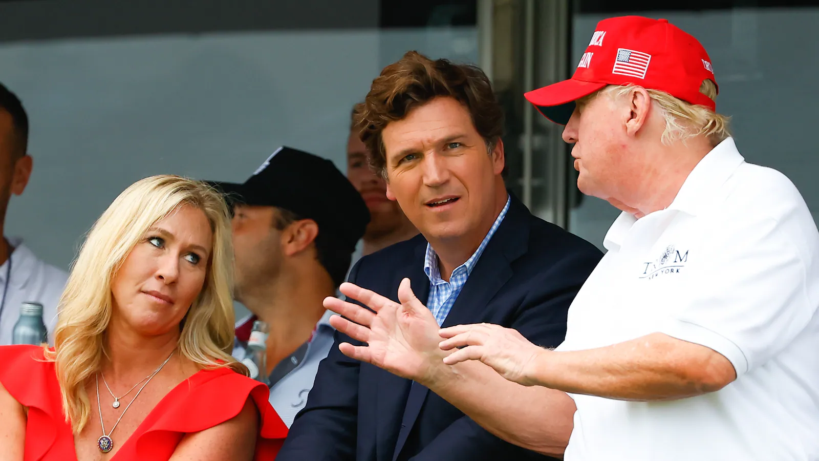 Exiliados MAGA declaran guerra a Trump: 'Nos ha traicionado a todos'