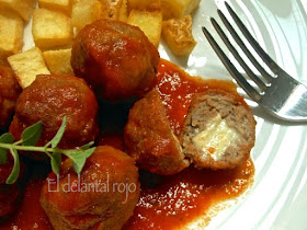 Albóndigas rellenas de queso en salsa de cerveza: receta fácil