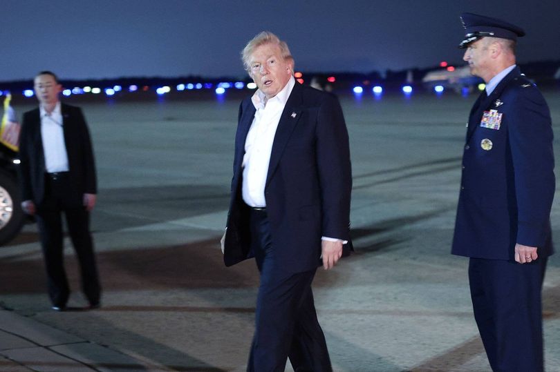 Trump escondido en carrito de catering para huir de Turquía por amenaza iraní