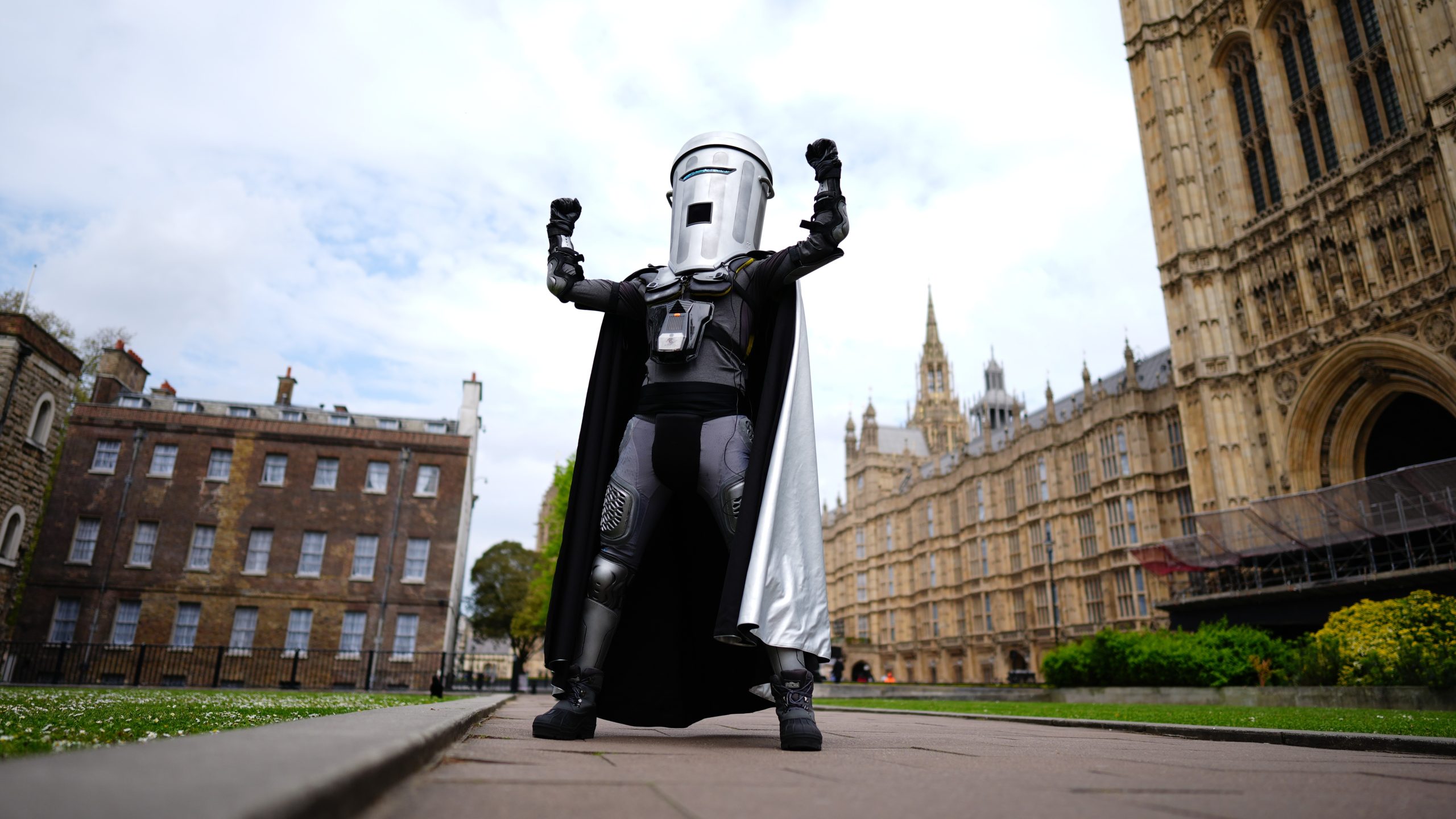 Count Binface se presenta a la by-election de Clacton contra Farage
