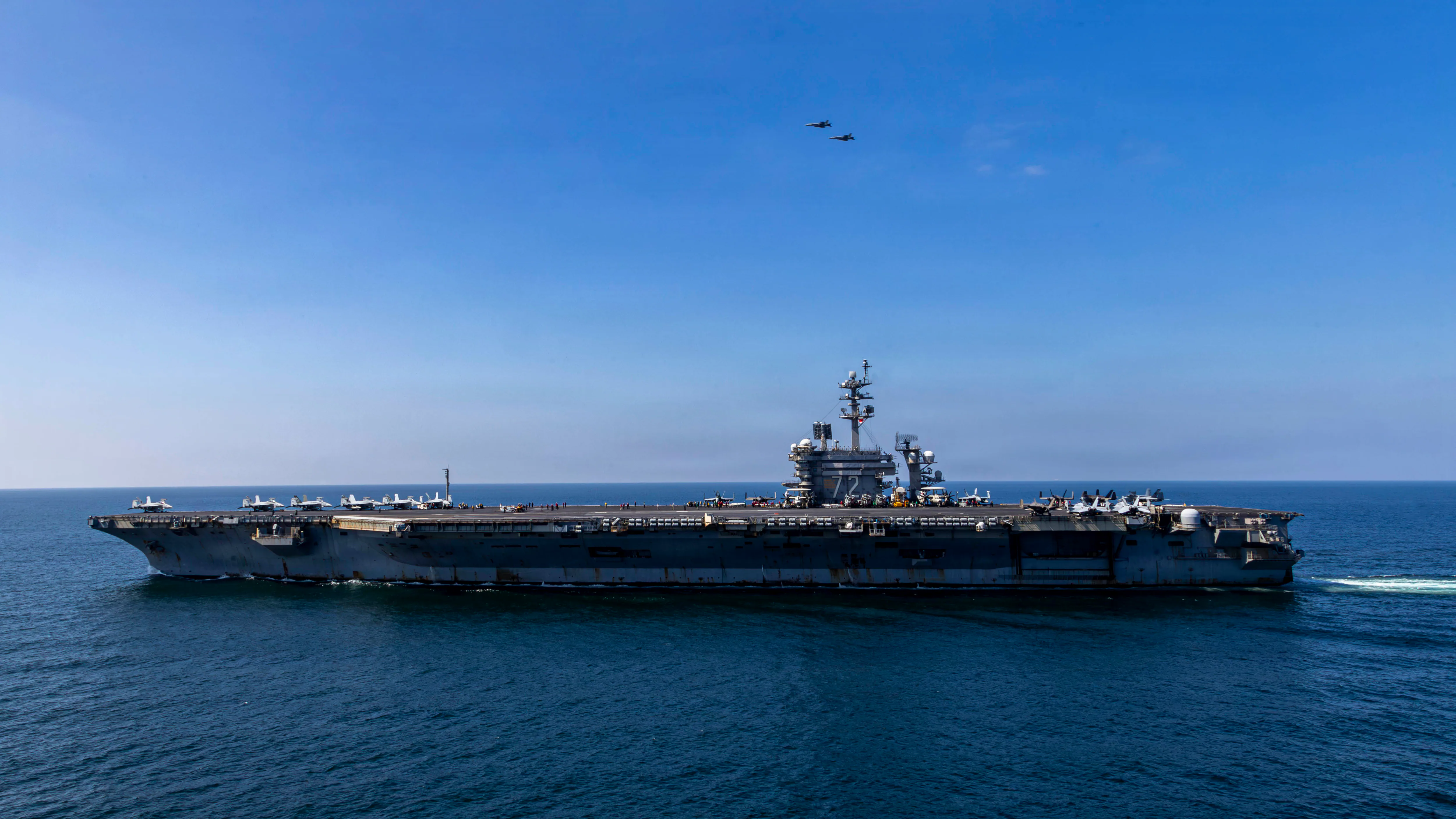 Intentos de salto por la borda en el USS Abraham Lincoln por despliegue extendido