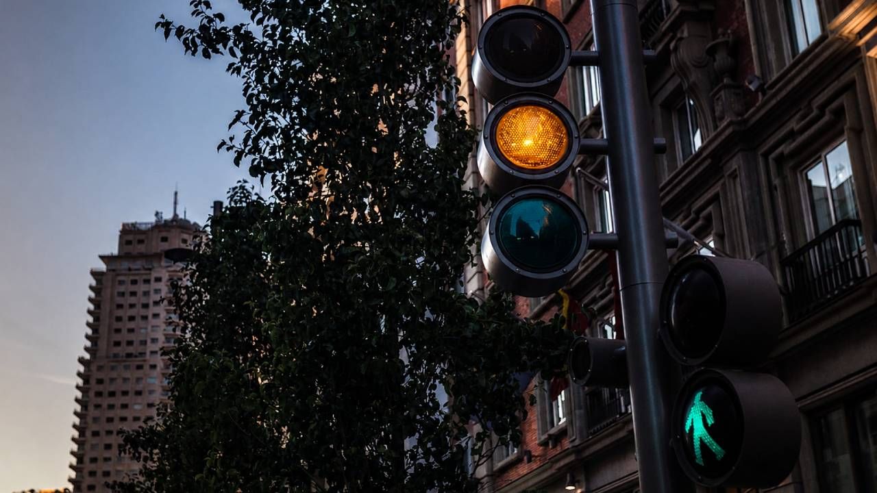 Semáforos en España: prohibida esta combinación de luces desde octubre